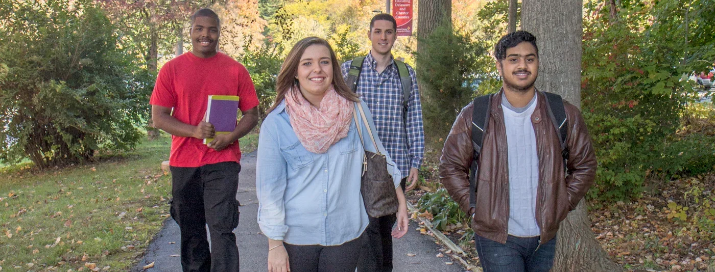 studentswalkingoncampusfall2015
