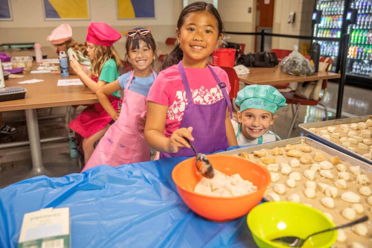 Kids in cooking class 